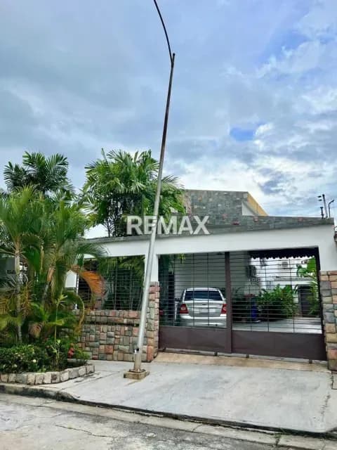 Venta de Casa Quinta en Trigal Norte Valencia en Calle Cerrada