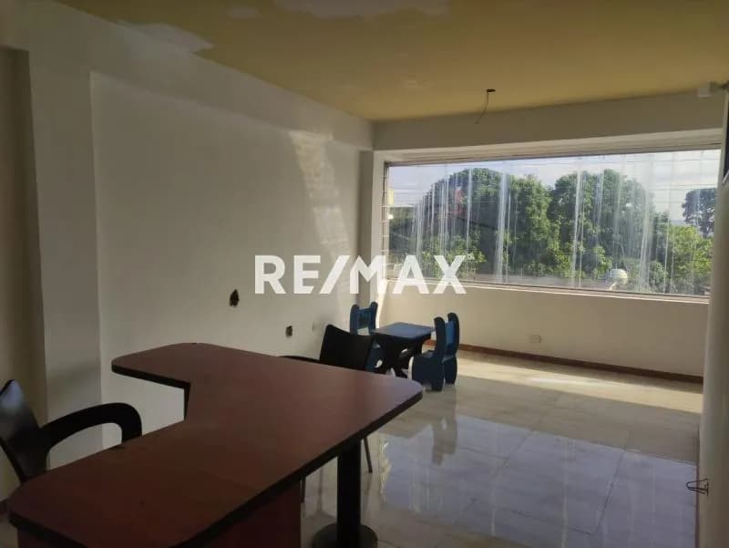 Se Alquila Consultorio en Cabudare, 58M2