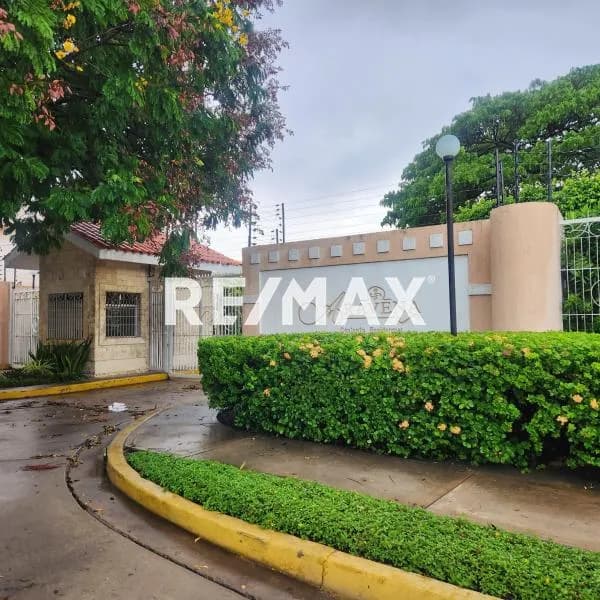 Townhouse Villa Aravena. Milagro Norte