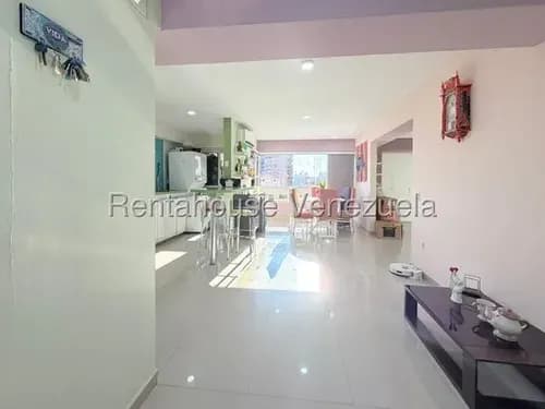 Maripérez En Venta Amplio Y Moderno Apartamento. 19373