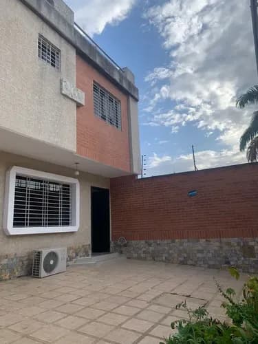 Casa En Las Quintas De Naguanagua Moderna