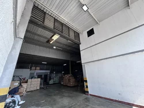 Galpón En Venta Av Don Julio Centeno