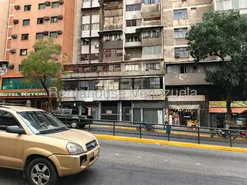 Local En Alquiler Pie De Calle Avenida Baralt Centro De Caracas Msl 26-8494