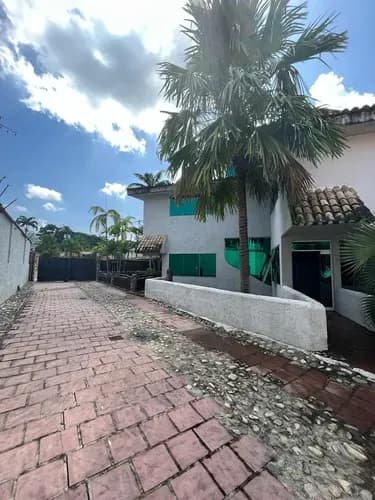 Venta De Espectacular Y Amplia Casa En Guataparo Country Clud