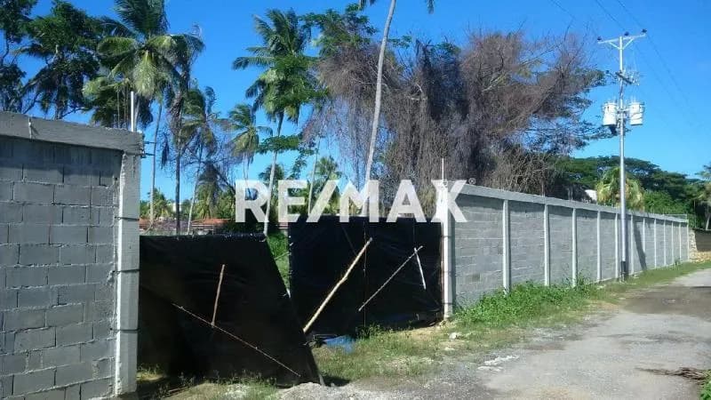 En Venta terreno de 2729,48 m2 en Granjas el Tuque transversal 10ma