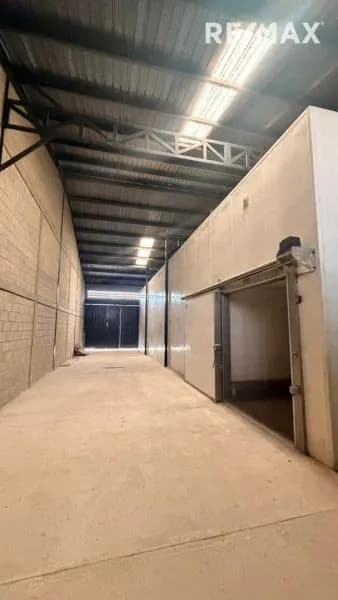 Se vende en Complejo industrial ,zona industrial II, 3 galpones 455 mts2