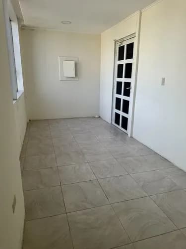 Oficina En Venta En Centro Comercial Y Profesional Camoruco, Av Bolivar, Valencia, Estado Carabobo, Amplia Y Con Planta (ea)