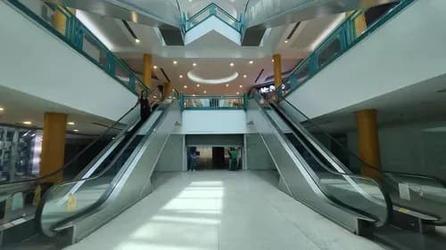 Local Comercial En Venta C. Comercial Metropoly Venezuela 2.500 Mts2 F. R