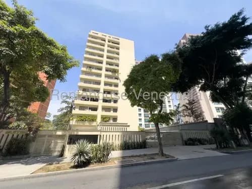 María Pastrán Te Presenta Este Amplio Apartamento En Venta En Campo Alegre Mls# 26-16739 Yf