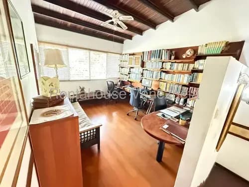 Casa En Venta Urb. Santa Paula, Caracas Yf 26-17281
