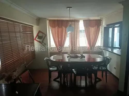 Cómodo Apartamento En Alquiler Cerca Del Terminal De Pasajeros De Coro # 26-4093