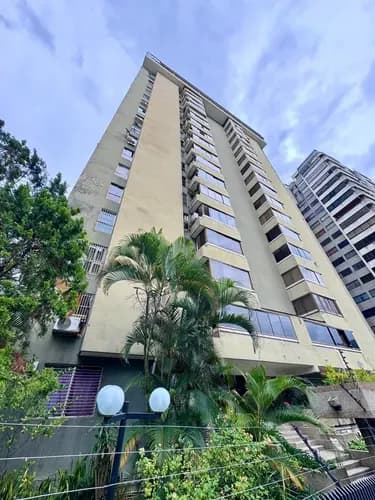 Vendo Apt En Lomas De Alto Prado, 120mts2. Excelente Edif. Baños Remodelados, Vista Hermosa