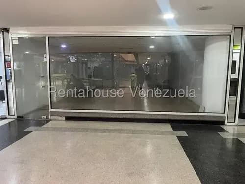 Juan Carlos González. Renta House Carabobo Alquila Local Comercial En Planta Baja Cc. Shoping Center Urb. Prebo 1 Valencia Mls #26-17360 Rah/jcg.