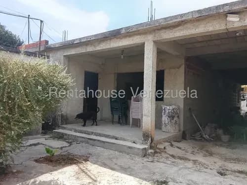 En Venta Casa De 419 M2 En Santa Ana , Es Un Lienzo En Obra Gris De 5 Hab Para Que La Culmines A Tu Gusto , Dos Habitaciones Estan En El Patio , Facilitando Opcion De Alquiler Son Independientes