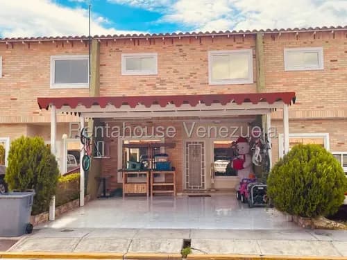 Ecl Moderno Y Espectacular Townhouse Av Aragua Maracay 26-10559