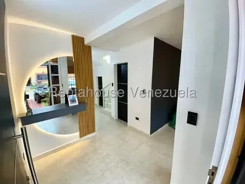 Daniela Linarez Vende Hermosa Casa Dúplex De 152 Mts2 Con Hall De Entrada, Sala De Estar, Cocina Moderna Equipada, 3 Habitaciones, 3 Baños, La Mora Cabudare