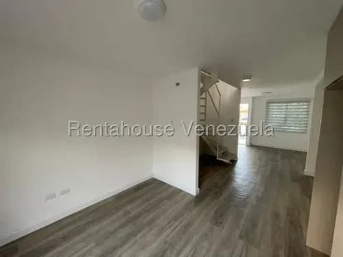 Venta Casa Moderna Con Diseño Funcional En Urbanismo Cerrado De Cabudare,lara Rc