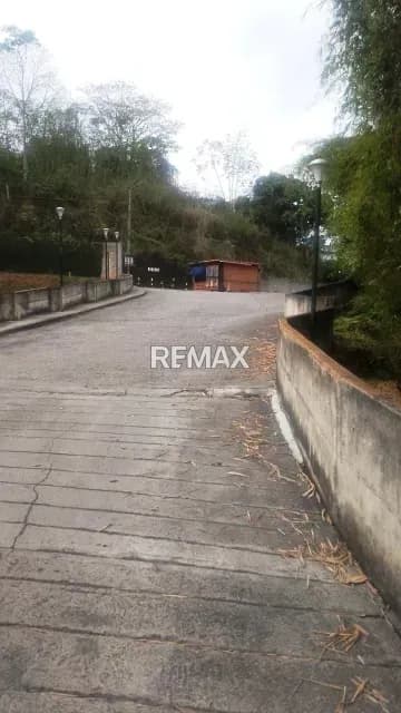 APARTAMENTO EN VENTA - URB. PARQUE CAIZA