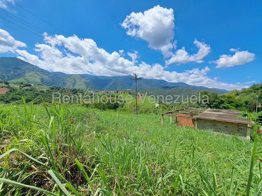 Terreno (Comercial) en Venta en Parque Caiza, Distrito Metropolitano