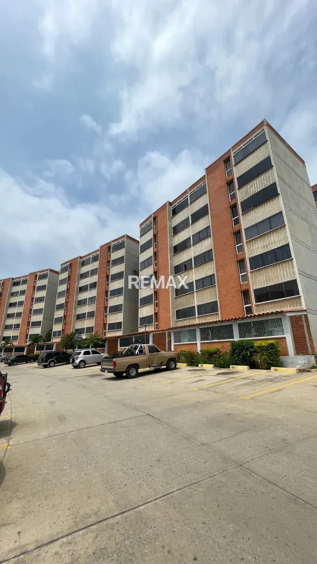 Apartamento en venta para remodelar Conjunto Residencial Alto Guaica