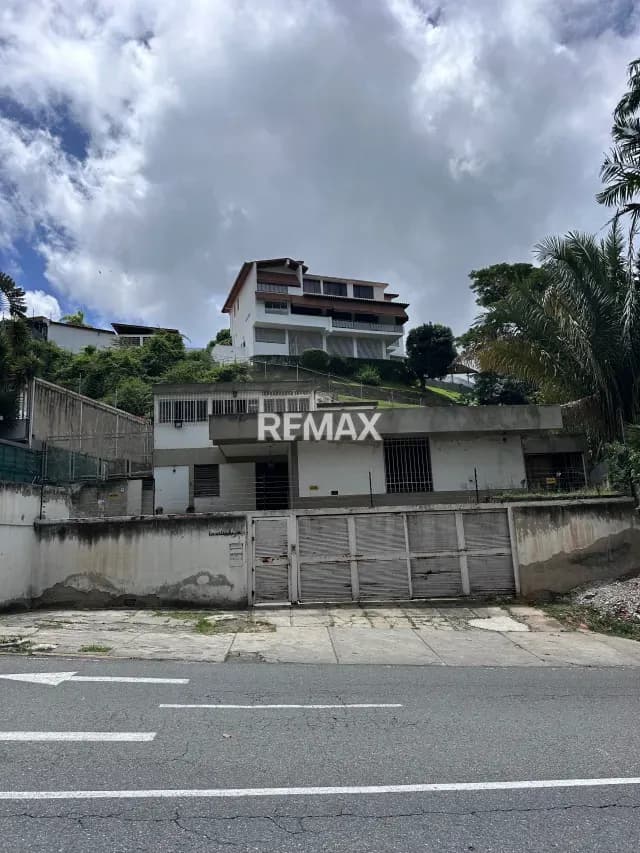 Quinta a Remodelar, Venta, Prados Del Este