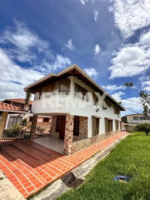 En venta Quinta en MICHELENA en la mejor Urbanización Guaramito
