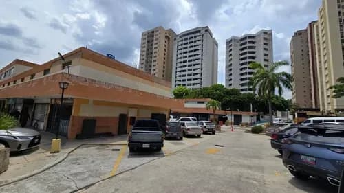 Local Comercial En Venta Con Fondo De Comercio En Centro Comercial Las Chimeneas. Cod. 326934
