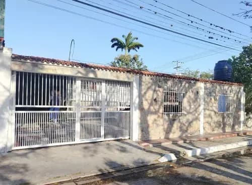 Cristian G Casa En Venta Urbanización El Naranjal I - Naguanagua, Sector La Campiña.
