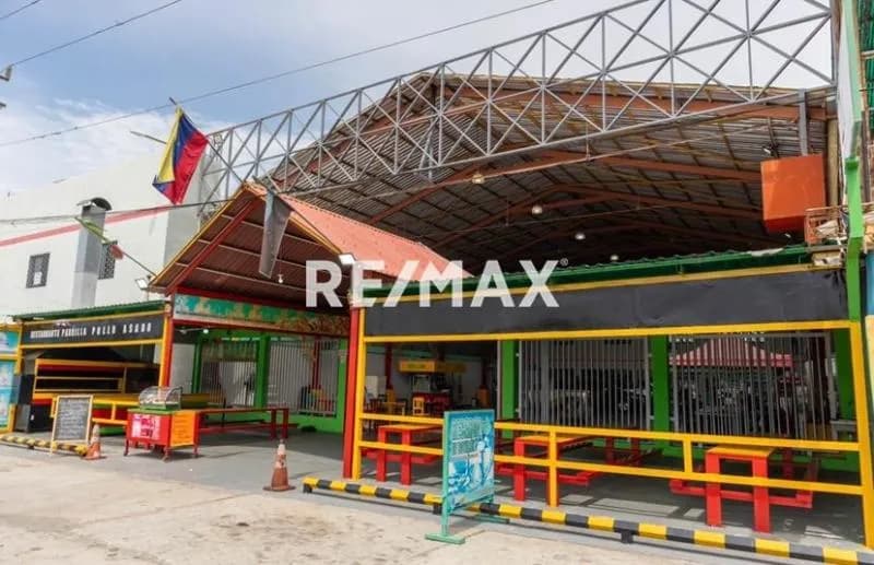 Galpón con apartamento en La Circunvalación 2, Maracaibo. En Venta