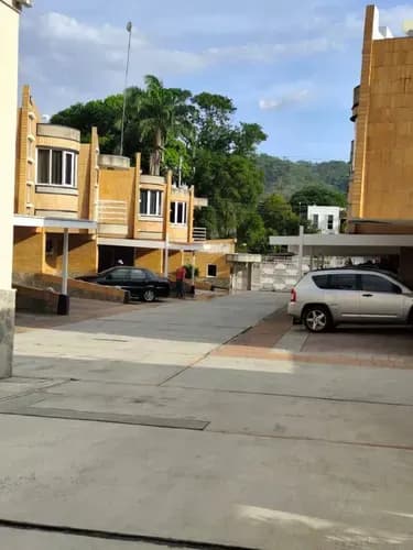 Town House En Venta Res. Portanova, El Parral (final De Las 4 Avenidas). Gerardo Hurtado