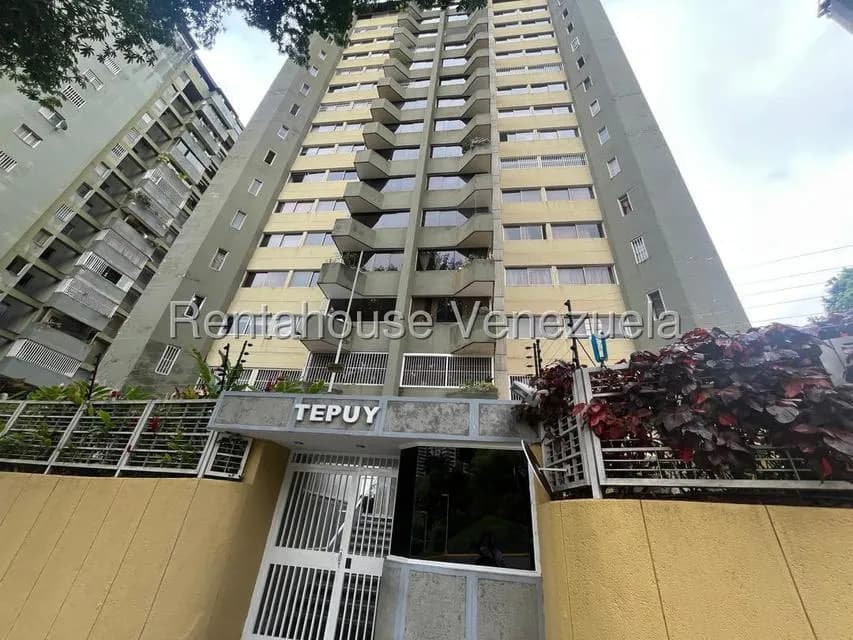 Apartamento (1 Nivel) en Venta en Lomas de Prados del Este, Distrito Metropolitano