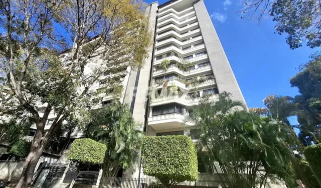 En alquiler bello apartamento actualizado en Terraza del Avila