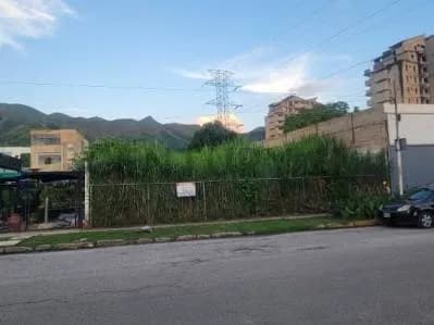 Venta de Terreno en la Calle del Hambre en Mañongo, Naguanagua
