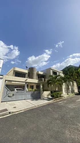 Annic Coronado Vende Casa De Dos Nieveles Ubicada En Prebo Iii Cód. 29138