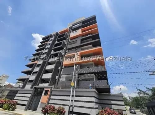 Apartamento Tipo Penthouse En Venta En Urbanización La Soledad Maracay Obra Gris Con 470 Metros 4 Habitaciones 5 Baños Excelente Distribución Para Remodelar A Su Gusto Nela 25-15489
