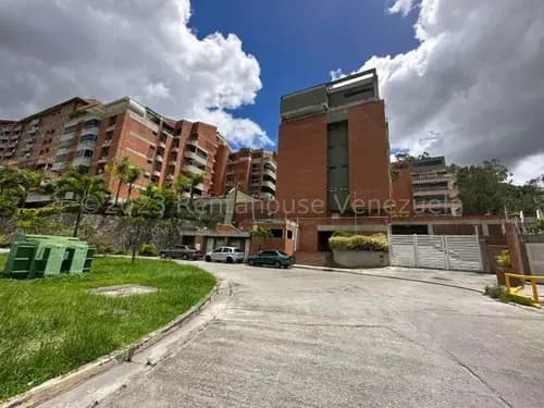 Ma Hermoso Apartamento Pb Con Amplia Terraza En Venta En Lomas Del Sol 23-32670