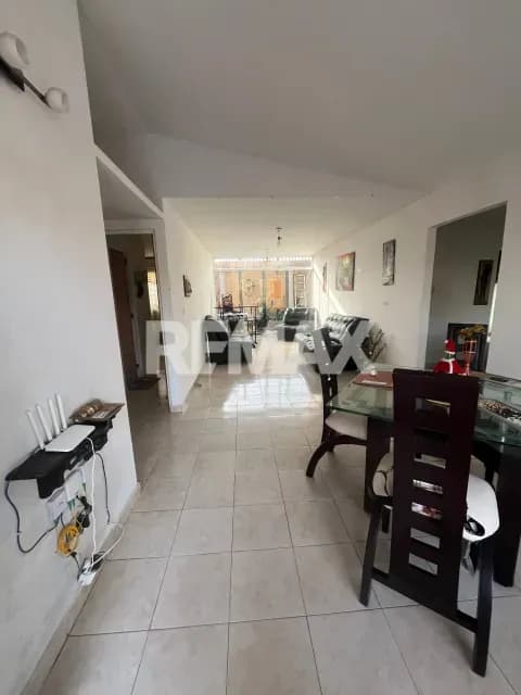 Disponible para la Venta Amplia y cómoda propiedad Urb. Bosques de Camoruco