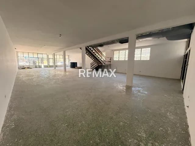 LOCAL COMERCIAL EN ALQUILER EN CIUDAD OJEDA, Ubicado en el Casco Central de la Ciudad, Avenida Bolívar,