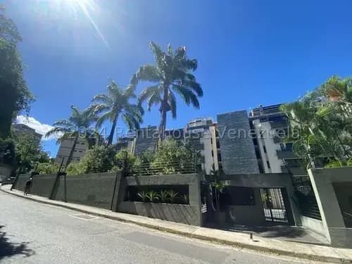 A.s Bello Y Amplio Penthouse Totalmente Remodelado, Piso 4, Parte Alta De Colinas. 25-8024