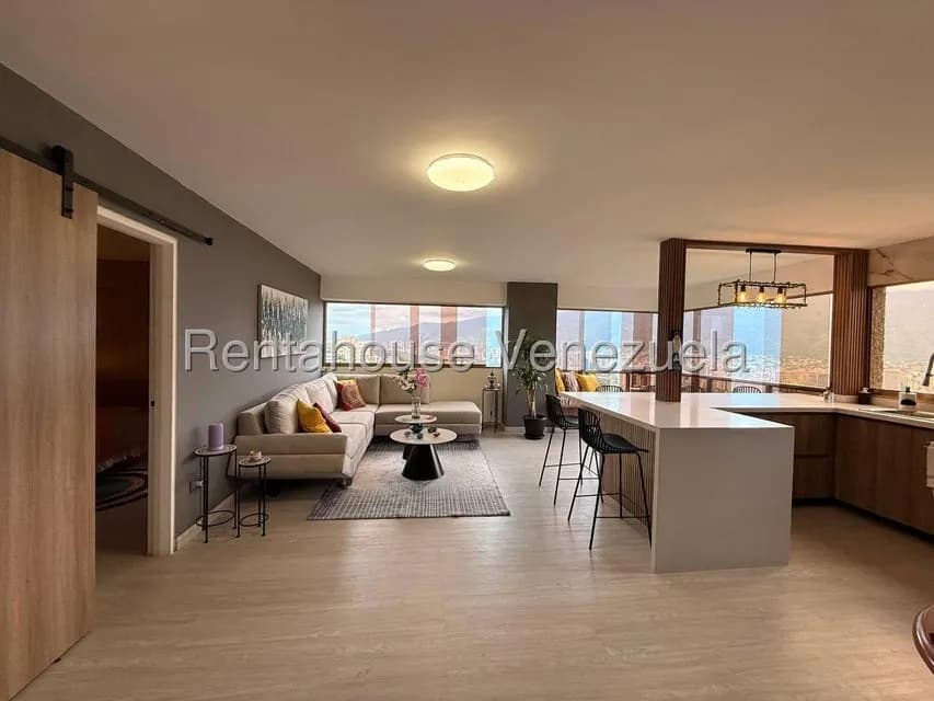 Apartamento (1 Nivel) en Alquiler en Colinas de Bello Monte, Distrito Metropolitano
