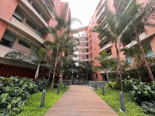 Apartamento En Alquiler Listo Para Mudarse En Lomas De Las Mercedes, 220m2, 3h, 4b, 3p, Terraza, Piscina, Gym, Salón, Parque, Piso Bajo, Calle Publica, Vigilancia, Vista Al Avila, Mls #26-11391 Bm