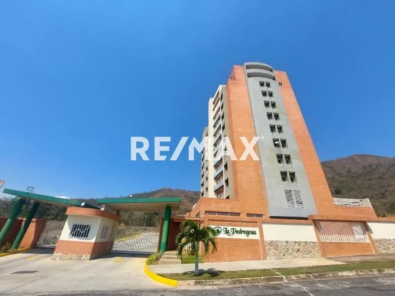 Venta de Penthouse de 215mts en Resd La Pedregosa Mañongo