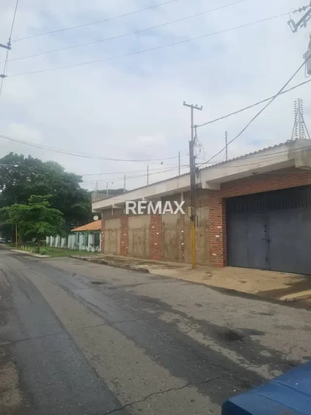 En Venta Galpon En San Blas entre Calle Comercio y Paseo Cabriales