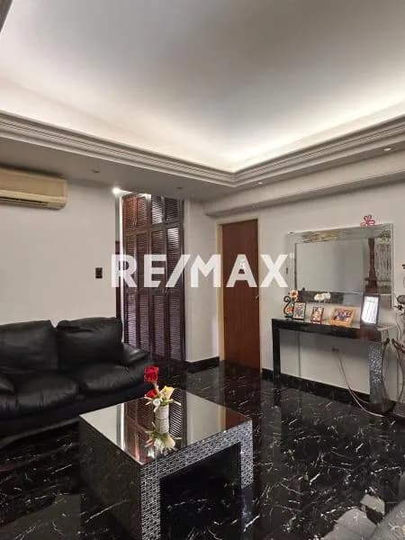 En Venta Hermoso PENHOUSE En Residencia La Auxiliadora Sector Las Acacias