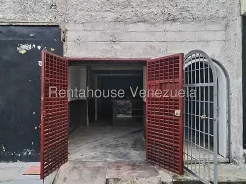 Un Local A Pie De Calle En La Avenida Cedeño Es Una Oportunidad De Alta Demanda Por Su Inigualable Exposición Oportunidad Ubicada En Una De Las Zonas Mas Transitadas De Valencia