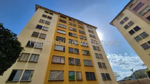 Karen Burgos Vende Lindo Apartamento Al Este De Barquisimeto, Cód. 26-12990, Cómodas Habitaciones, Cocina Moderna, Ideal Para Vivir En Tranquilidad.