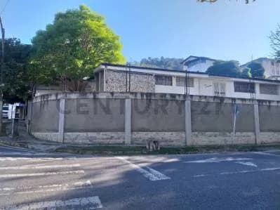 Casa en Alquiler para Oficina o Depósito en La Trinidad