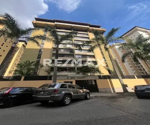 En Venta Apartamento En La Urbina 212mt/4h/3b/2pe