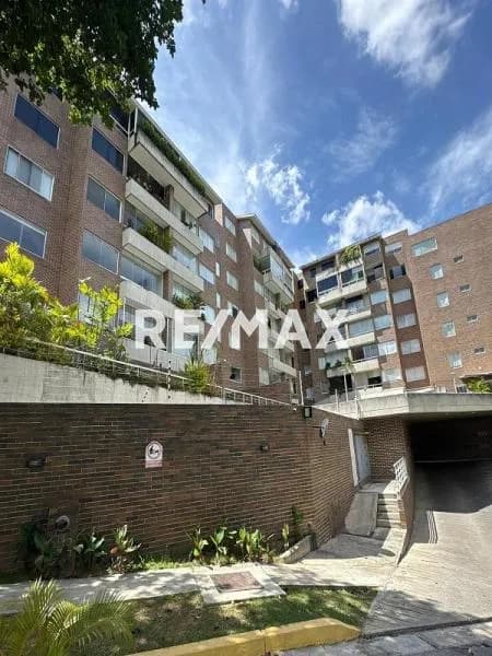 Alquiler. Apartamento. Lomas del Sol. Caracas