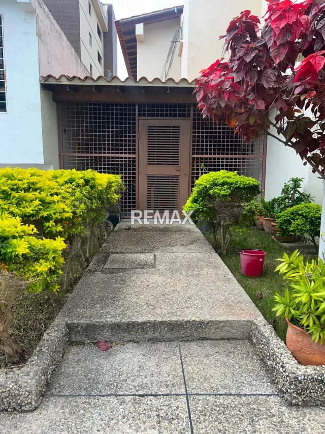 Venta de casa ubicada en la urb el pedregal
